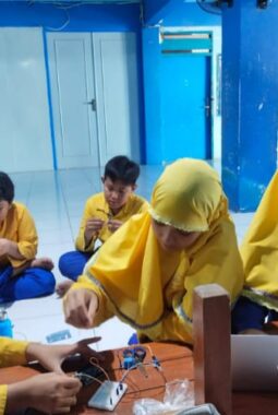 Semangat dan Kreativitas Warnai Ujian Tugas Akhir Kelas 6 SD Muhammadiyah 1 Menganti