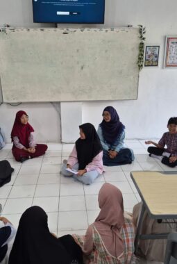 Tak Lagi Gagap Inggris, Spemdalas Ajak Calon Siswa Jajal Kelas Percobaan