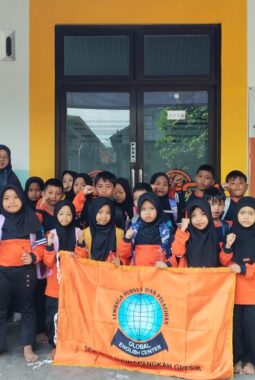 Trial Class ke-2 GEC Sekapuk Sukses, 51 Calon Siswa Baru ‘Unlock Your English Confidence’