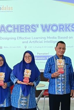 Guru Spemdalas Asah Kompetensi Coding dan AI bersama Ketua Forum Guru Muhammadiyah Jatim