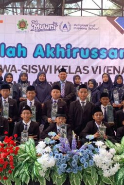 SD Muwri Gresik Gelar Haflah Akhirussanah, 50 Siswa Diwisuda