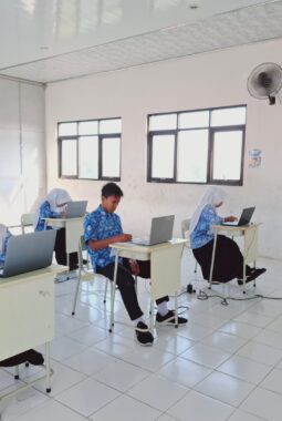 Spem Eight Gresik Kirim Siswa Terbaik ke Seleksi OSN 2026