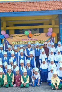 Matamuda MI Islamiyah Mojopetung Hadirkan Madrasah Ramah, Murid Bahagia lewat Kegiatan Edukatif dan Menyenangkan