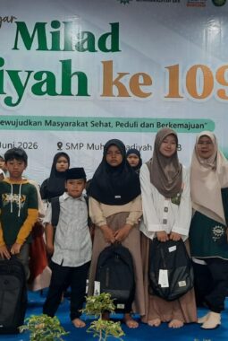 Milad ke-109 Aisyiyah GKB Diwarnai Senam, Cek Kesehatan, dan Santunan