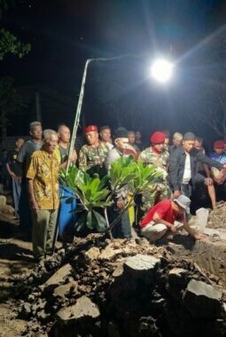 KOKAM Cerme Amankan Proses Pemakaman Ketua PCM Menganti