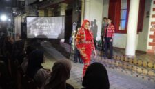 Festival Menjadi Gresik digelar pada 15-30 Agustus 2026 di Kampung Kemasan. Jelajahi kebudayaan, kuliner, dan sejarah kota dari ingatan warga. 